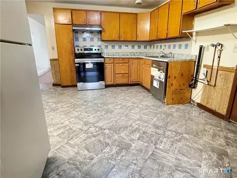 19 Bell Ct #A1, East Hartford, CT 06108