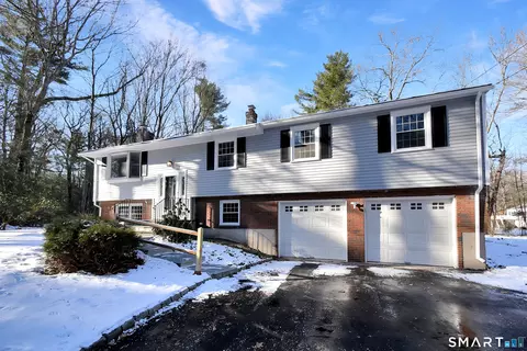 29 Minister Brook Dr, Simsbury, CT 06070