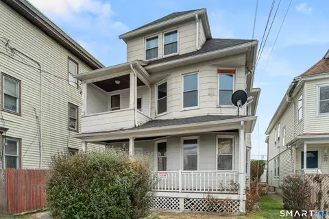 386-388 Huntington Rd, Bridgeport, CT 06608