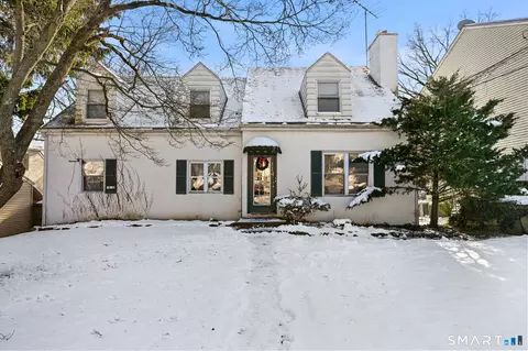 114 Pine Hill Ave, Stamford, CT 06906