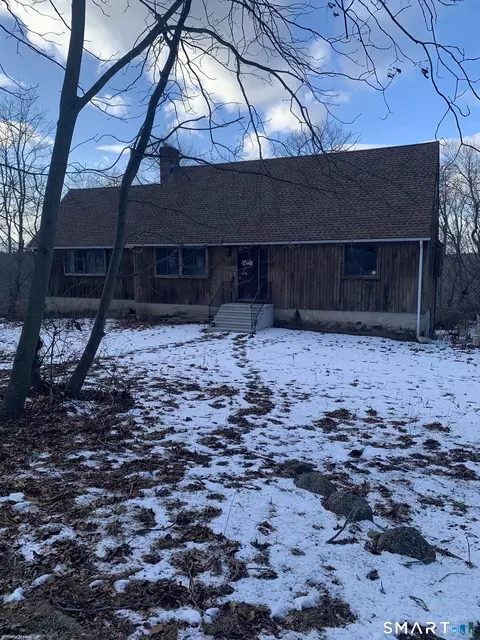 157 Barker Hill Dr, Guilford, CT 06437