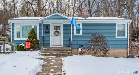 305 Robinwood Rd, Waterbury, CT 06708