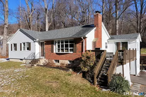 5 Buttonhook Dr, Portland, CT 06480