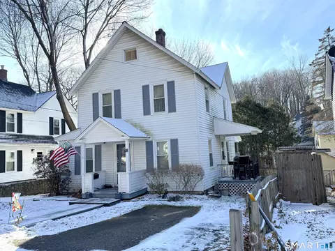 18 Curtice St, Winchester, CT 06098