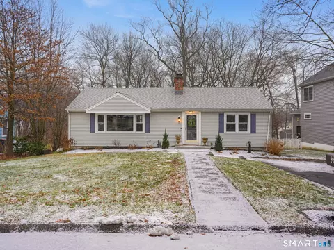 36 Craig Ln, Trumbull, CT 06611