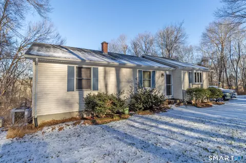 21 Bennett Pond Rd, Canterbury, CT 06331