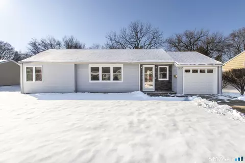 40 Lucille Dr, Milford, CT 06460