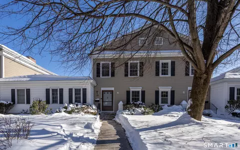 580 Mountain Rd #C, West Hartford, CT 06117