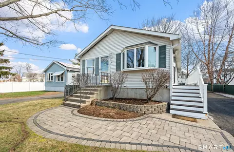 20 Pearl St, Glastonbury, CT 06033