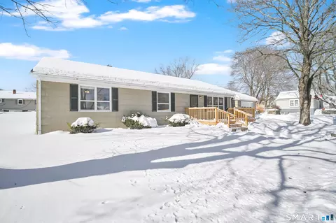 7 Lockwood St, Brooklyn, CT 06234
