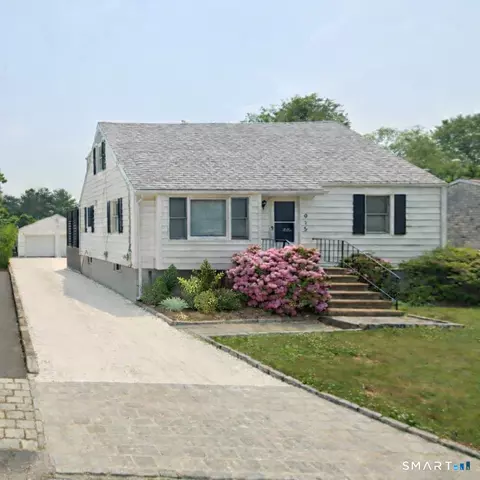 915 S Pine Creek Rd, Fairfield, CT 06824