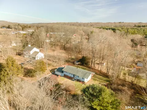 6 Maple Cir, Monroe, CT 06468