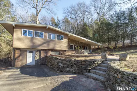 206 N Moodus Rd, Moodus, CT 06469