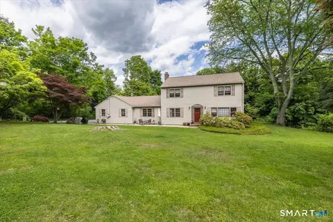 5 Mount Pleasant Rd, Newtown, CT 06470