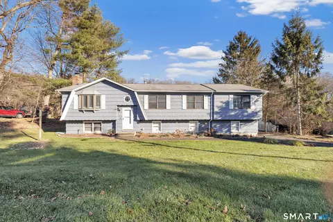 32 Autumn Ridge Rd, Milford, CT 06461