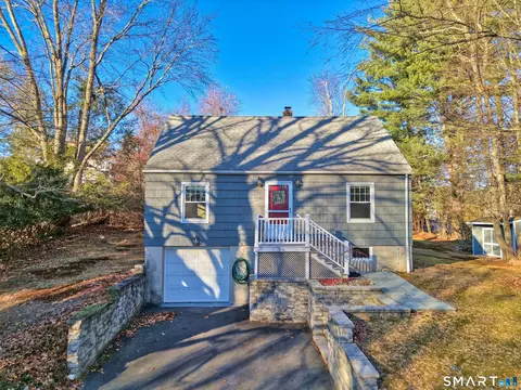 348 Kelly Rd, Middlebury, CT 06762
