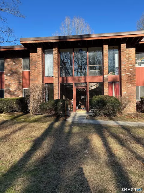 126 Sherman Hill Rd #B12, Woodbury, CT 06798
