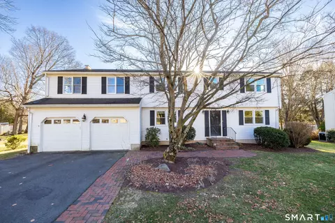 6 Chaffee Ln, Unionville, CT 06085