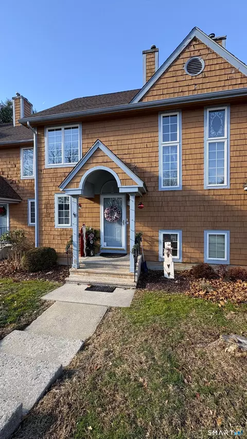 30 Julia Ct #30, Broad Brook, CT 06016