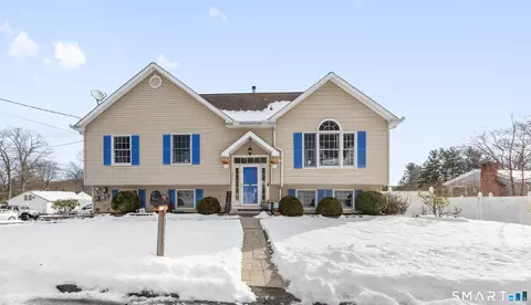 43 Woodycrest Rd, Meriden, CT 06451