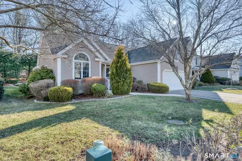 18 Compass Ct #18, Niantic, CT 06357
