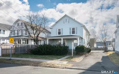 18 James St, Danbury, CT 06810