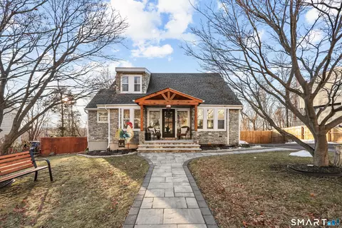 228 Chipper Rd, Waterbury, CT 06704