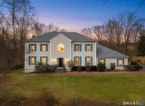 101 Leighton Trl, Guilford, CT 06437