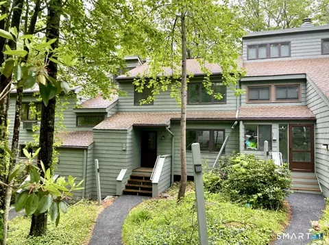 274 Cliffside Dr #274, Torrington, CT 06790