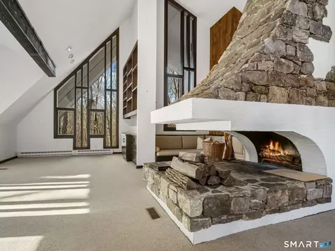 484 Cognewaugh Rd, Cos Cob, CT 06807