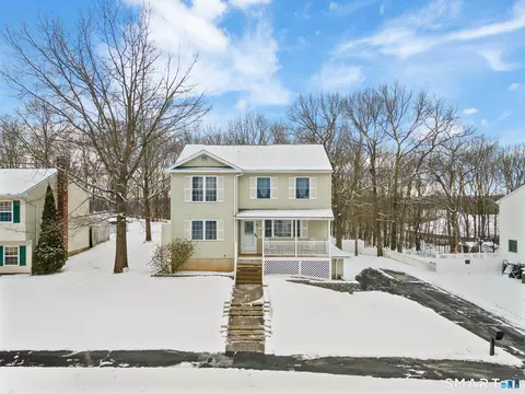 68 Woodcrest Dr, Waterbury, CT 06708