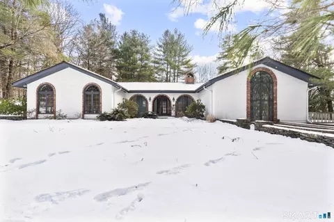 3 Sweetbrier Trl, Easton, CT 06612