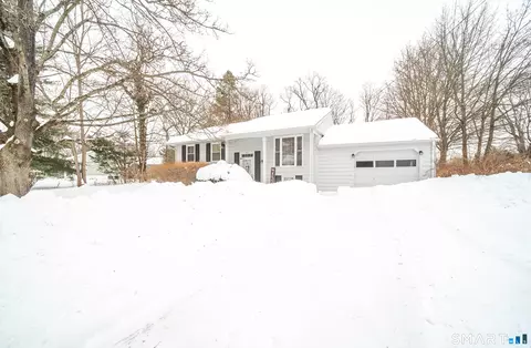 72 Glendale Ave, Middletown, CT 06457