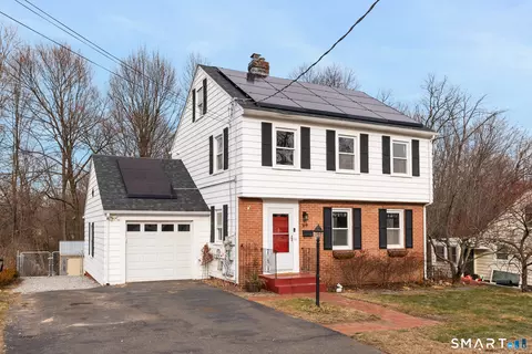 20 John St, Enfield, CT 06082