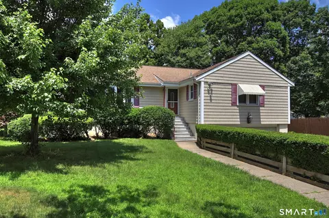 240 Quenby Pl, Stratford, CT 06614