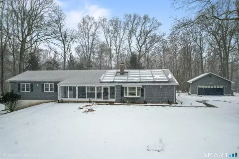 5 Williamsburg Rd, Marlborough, CT 06447