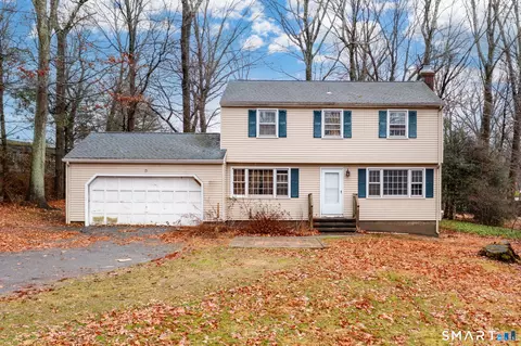 32 Forest Ct N, Hamden, CT 06518
