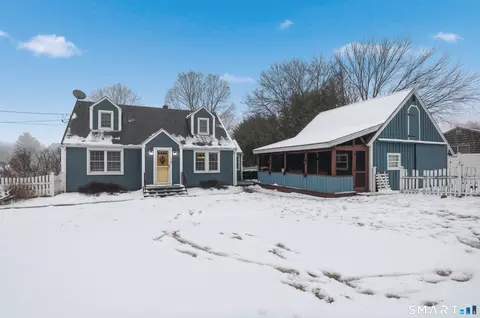 668 Quinebaug Rd, North Grosvenor Dale, CT 06255