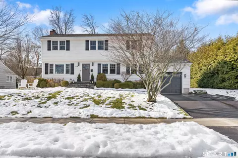 12 Field Crest Rd, New Canaan, CT 06840