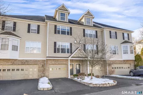 53 Faith Ln #53, Danbury, CT 06810