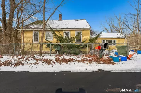 5 Town House Rd Ext, Lisbon, CT 06351