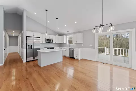 890 Brook Rd, Hampton, CT 06247
