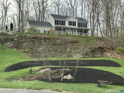 3 Ellen Ln, Thomaston, CT 06787