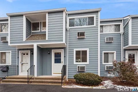 16 Donna Dr #20, Norwalk, CT 06854