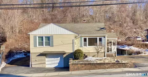 570 Chase Ave, Waterbury, CT 06704