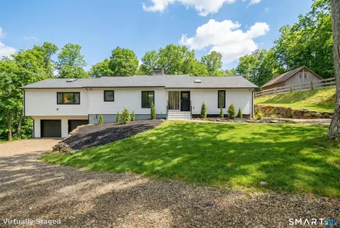 4 Windy Woods Cir, Newtown, CT 06470
