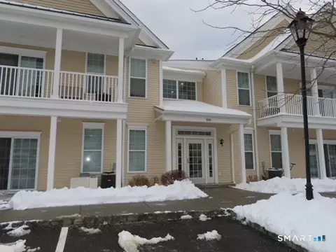 115 Center Meadow Ln #115, Danbury, CT 06810