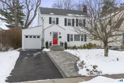 22 Ballard Dr, West Hartford, CT 06119