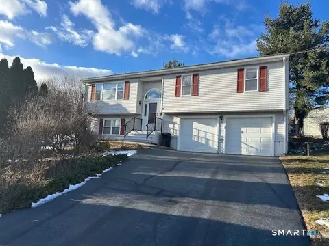 18 Kristen Ct, East Haven, CT 06513