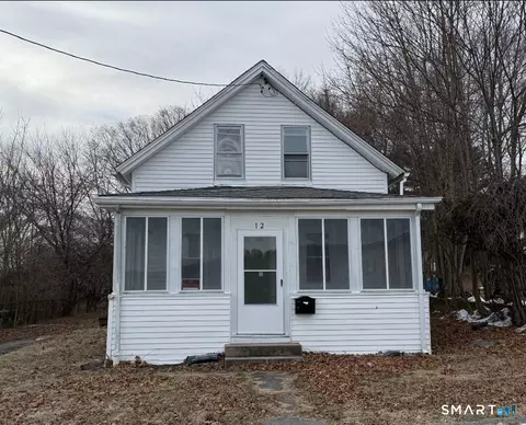 12 Mechanic St, Moosup, CT 06354